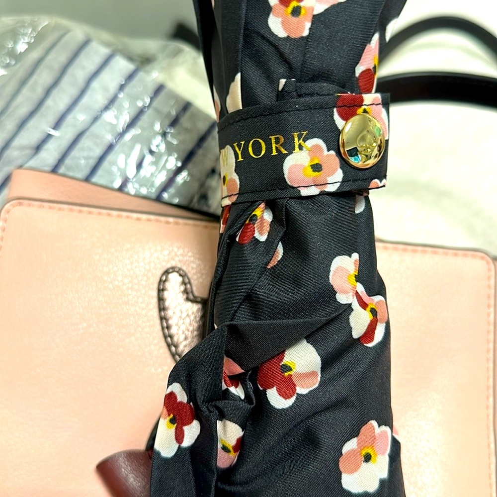 Pink Tote Bag with Dog Design Pouch - Picture 13 of 16